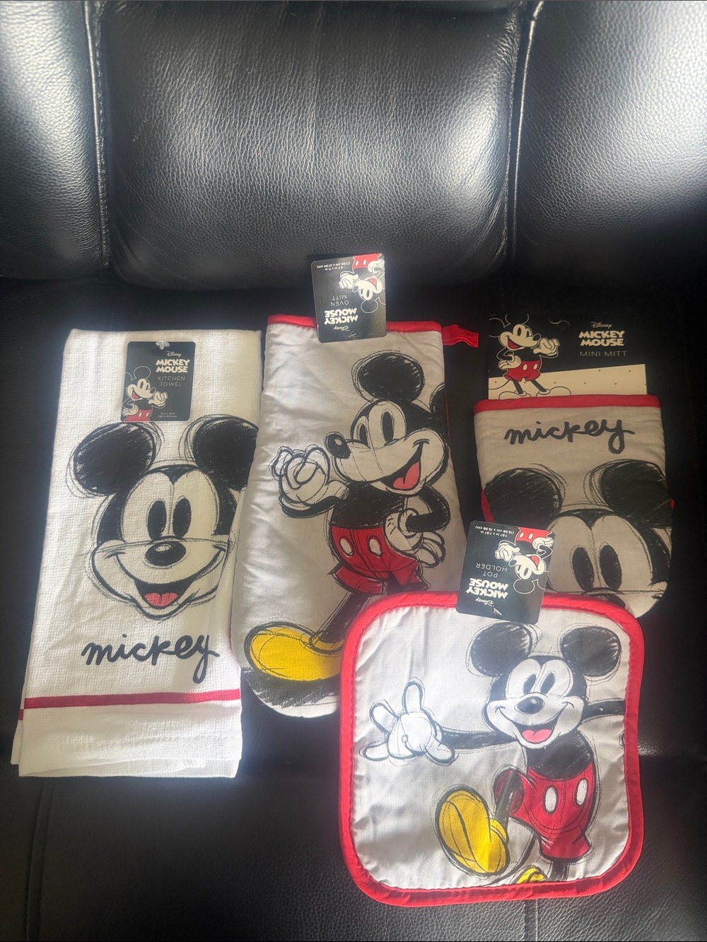 Disney Mickey Mouse Kitchen Towel, Oven Mitt, Mini Mitt & Pot Holder—Brand New